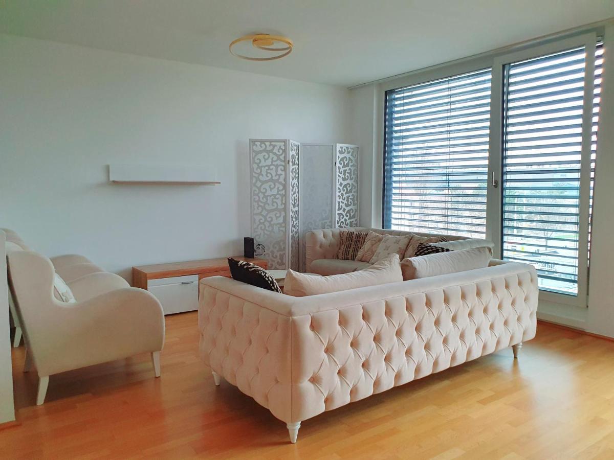 וינה Near Lake Two Bedroom Duplex Apartment מראה חיצוני תמונה