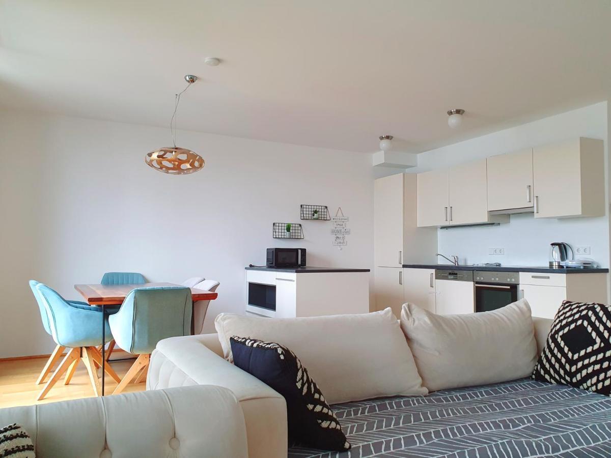 וינה Near Lake Two Bedroom Duplex Apartment מראה חיצוני תמונה