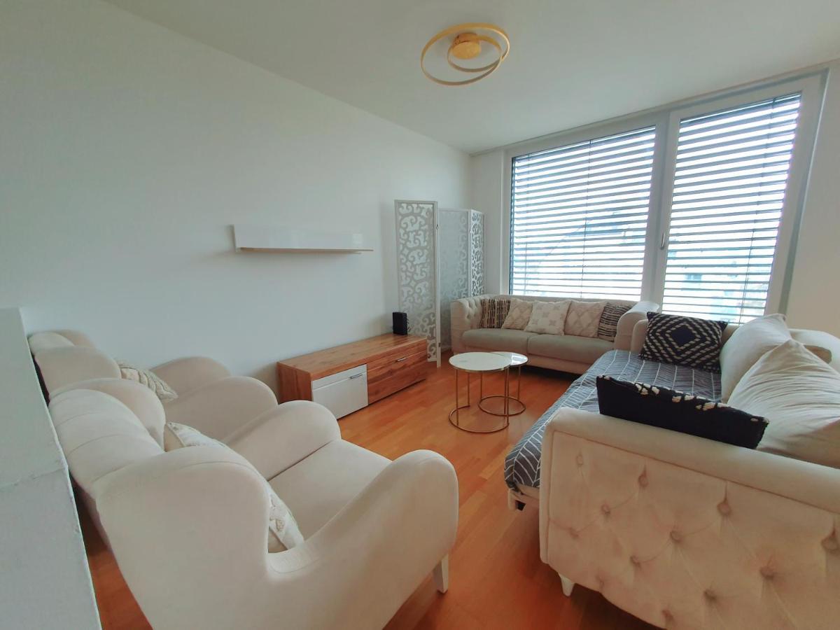 וינה Near Lake Two Bedroom Duplex Apartment מראה חיצוני תמונה