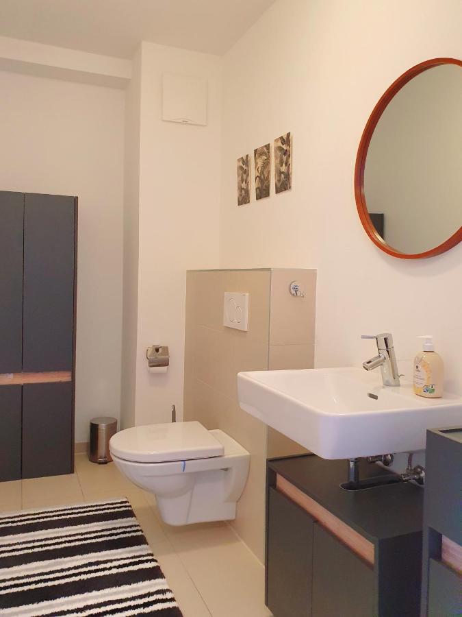 וינה Near Lake Two Bedroom Duplex Apartment מראה חיצוני תמונה