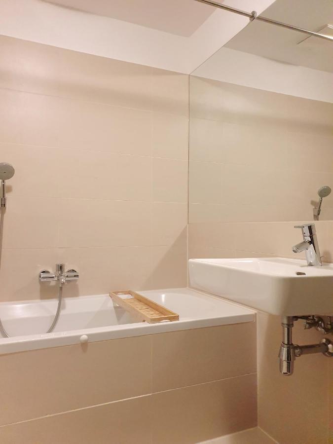 וינה Near Lake Two Bedroom Duplex Apartment מראה חיצוני תמונה